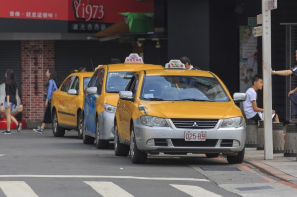 taiwan taxi.jpg