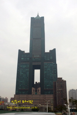 85 sky tower.JPG